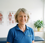 Dr. Manuela Knoll